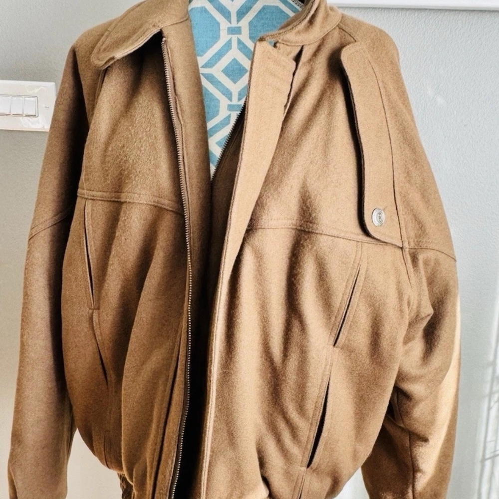 Vintage Hunting Horn  Stylish Tan Jacket size Medium